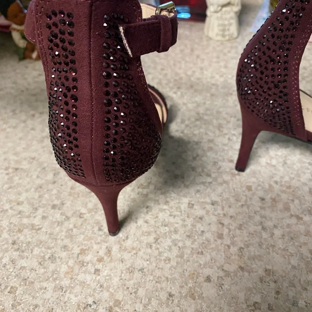 Marc Fisher Betye Jeweled Burgundy Shoes Size 8M. NWOT. 4 inch Heels Beautiful - Picture 9 of 16